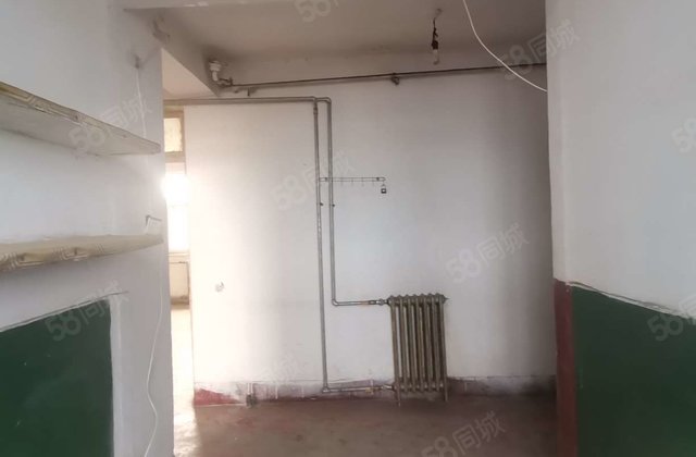 站前街与火车站附近，高楼层，看房子方便有钥匙。站前实验，实验