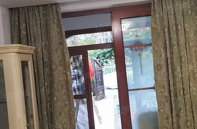 保亭庄园豪都3室3厅186㎡158万二手房图片