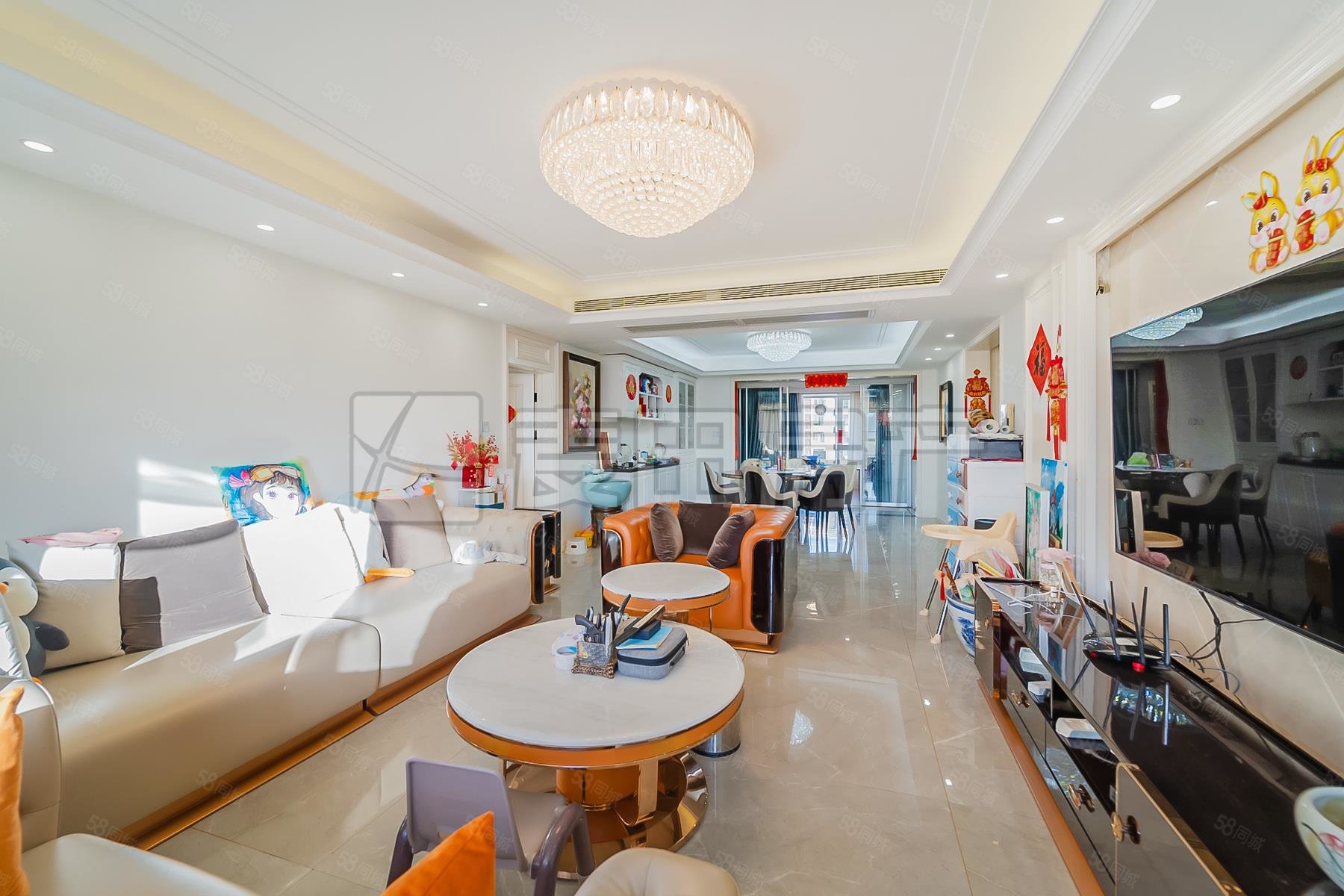 國風上觀4室2廳2衛(wèi)196.4㎡南北1350萬