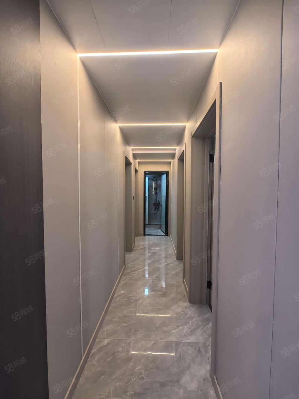 港中旅公元6室2厅3卫180㎡南北199万