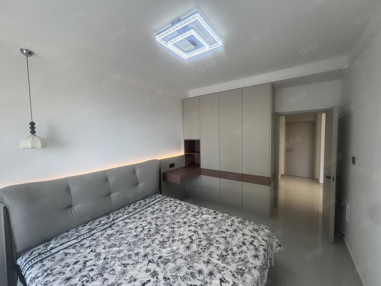 东方国际2室2厅1卫104㎡南北53.5万