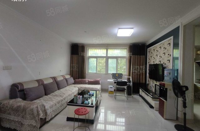 嘉明水岸新城东区一楼带地上车库 三室 诚心出售 随时看房