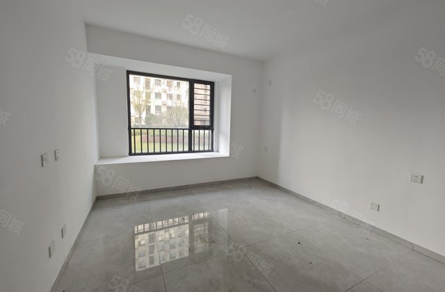 星光理想城新房未住边户三室二卫送车位储藏室免大税