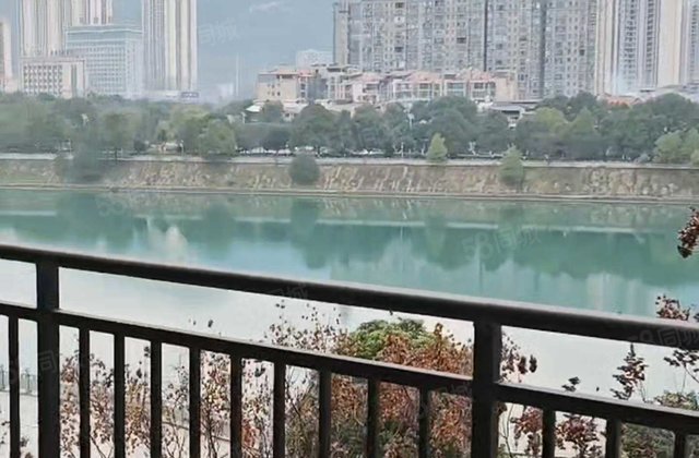 碧水湾4室2厅141.63㎡50万二手房图片