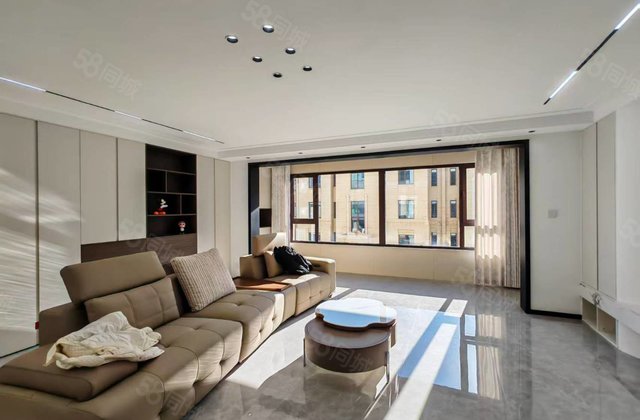 绿地斐勒公馆2室2厅2卫120㎡南北79万