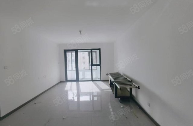 金裕新城 精装修 产权清晰 南北通透 双卫生间 次新房