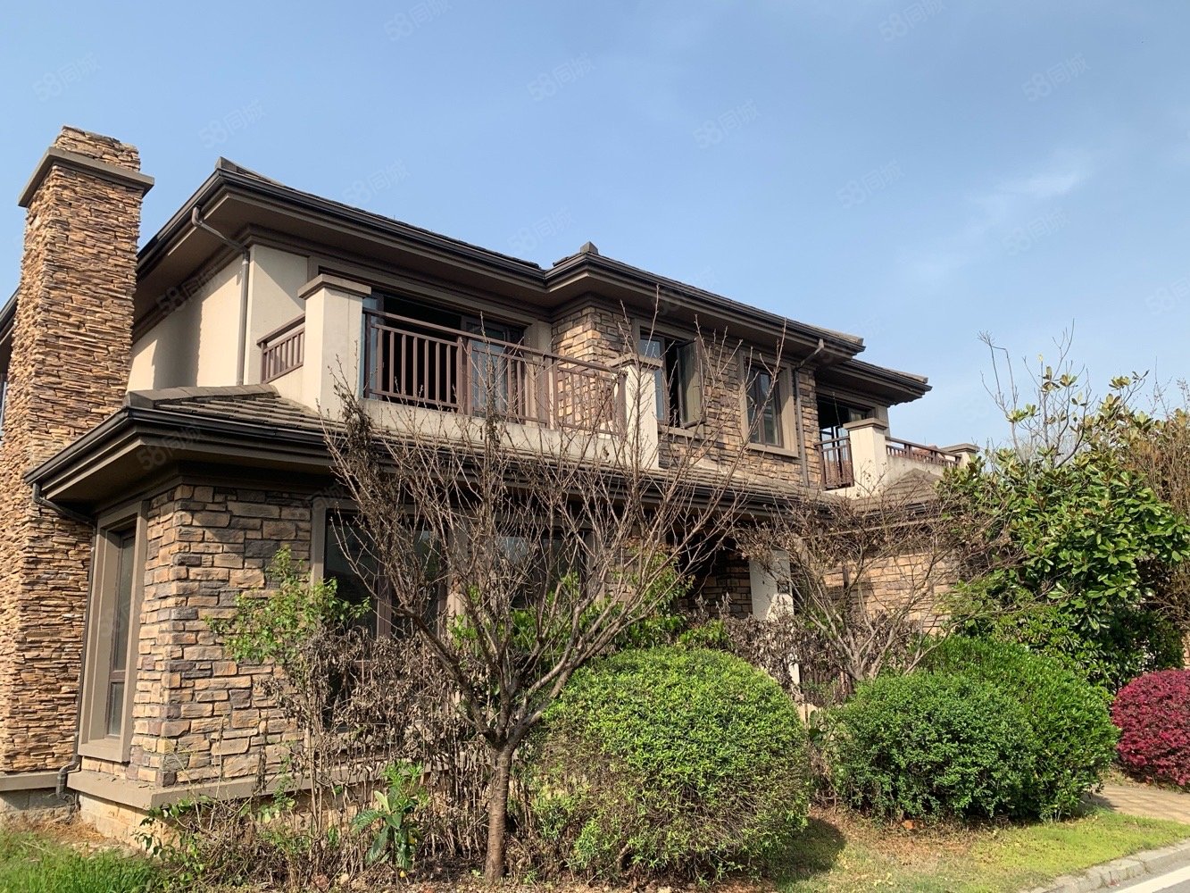 耀江花园(别墅)6室3厅5卫305㎡南北598万