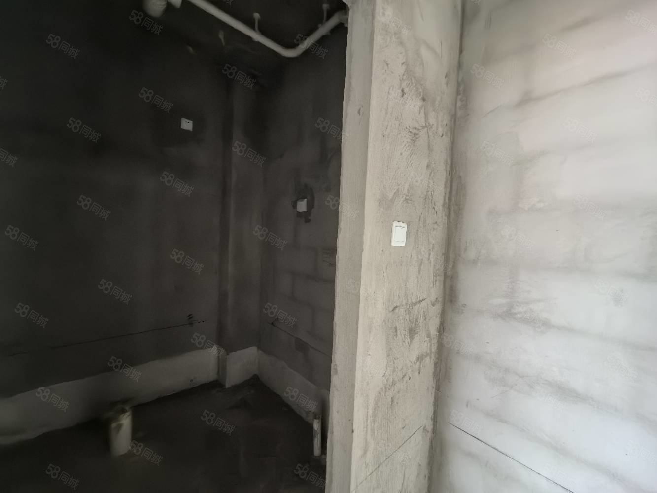 东方新天地3室2厅2卫144㎡南北56.8万