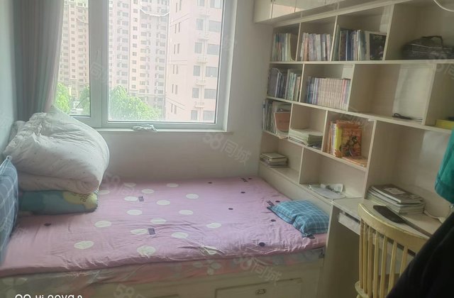 急售 先锋翡翠湾西边户  电梯房 装修好  南北通透