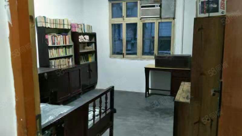 教育局家属院(竹山)3室1厅1卫100㎡南27万