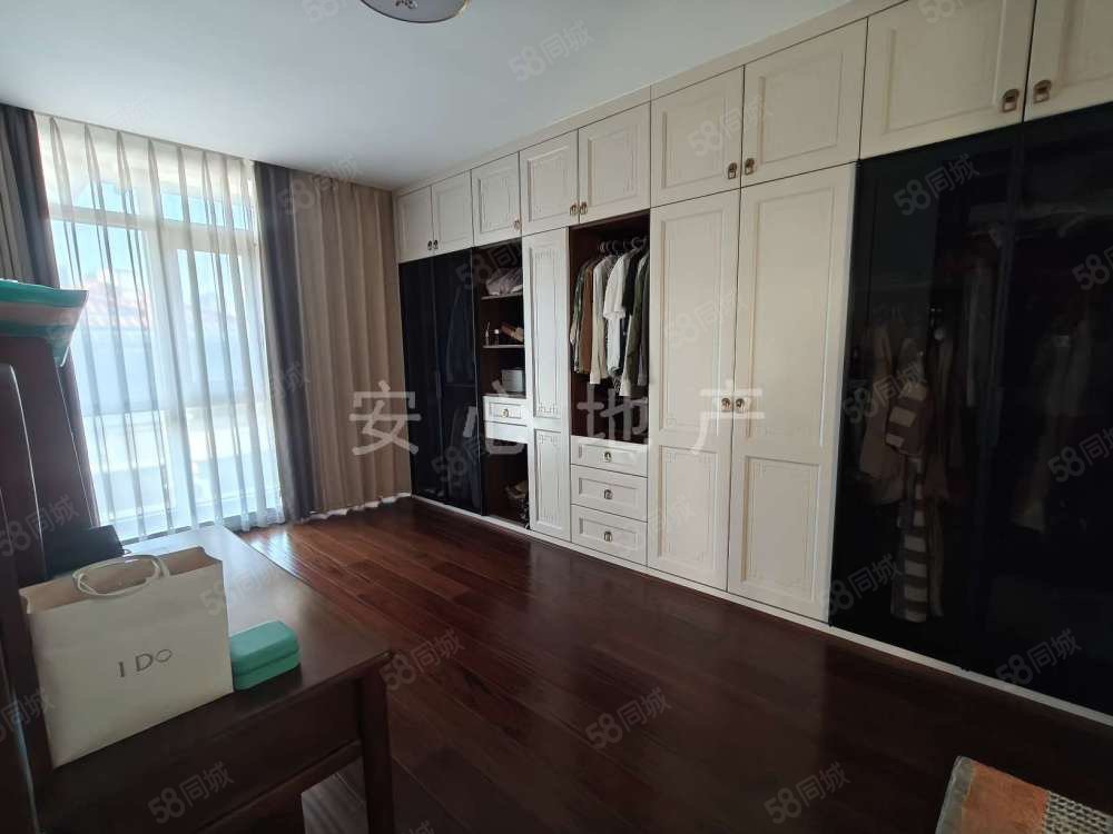 德和沁园(别墅)5室3厅4卫216㎡南北550万