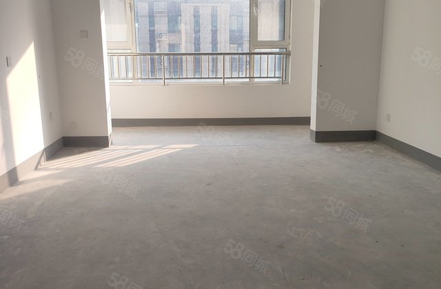 新区政府 双卫生间  楼层好   次新小区带车位储藏室
