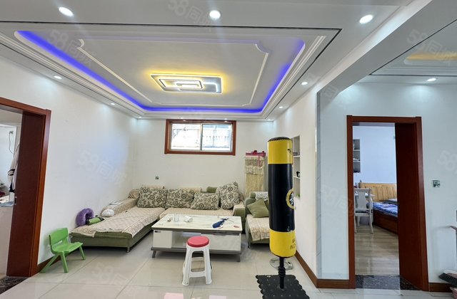 文轩外国语对过 闸南小区 精装三室边户 出家门进校门