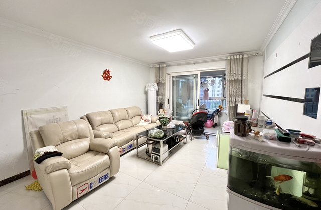 裕昌九州国际带车位储藏室！双阳台精装修三室！免大税好楼层！