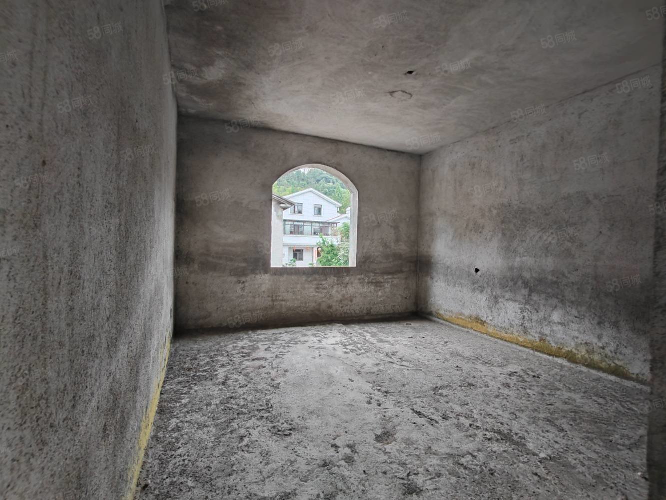 湖田壹号7室3厅3卫420㎡南北169万