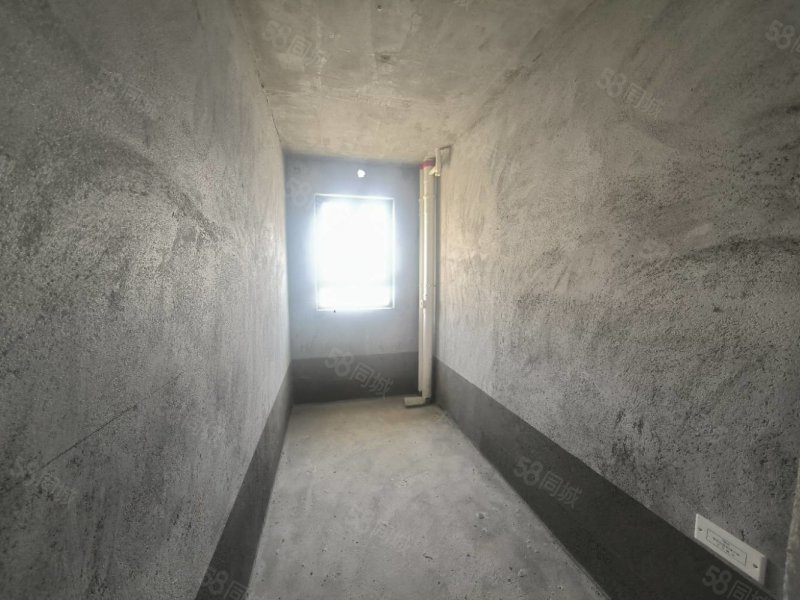 碧桂园珑玥台4室2厅2卫175㎡南北96万