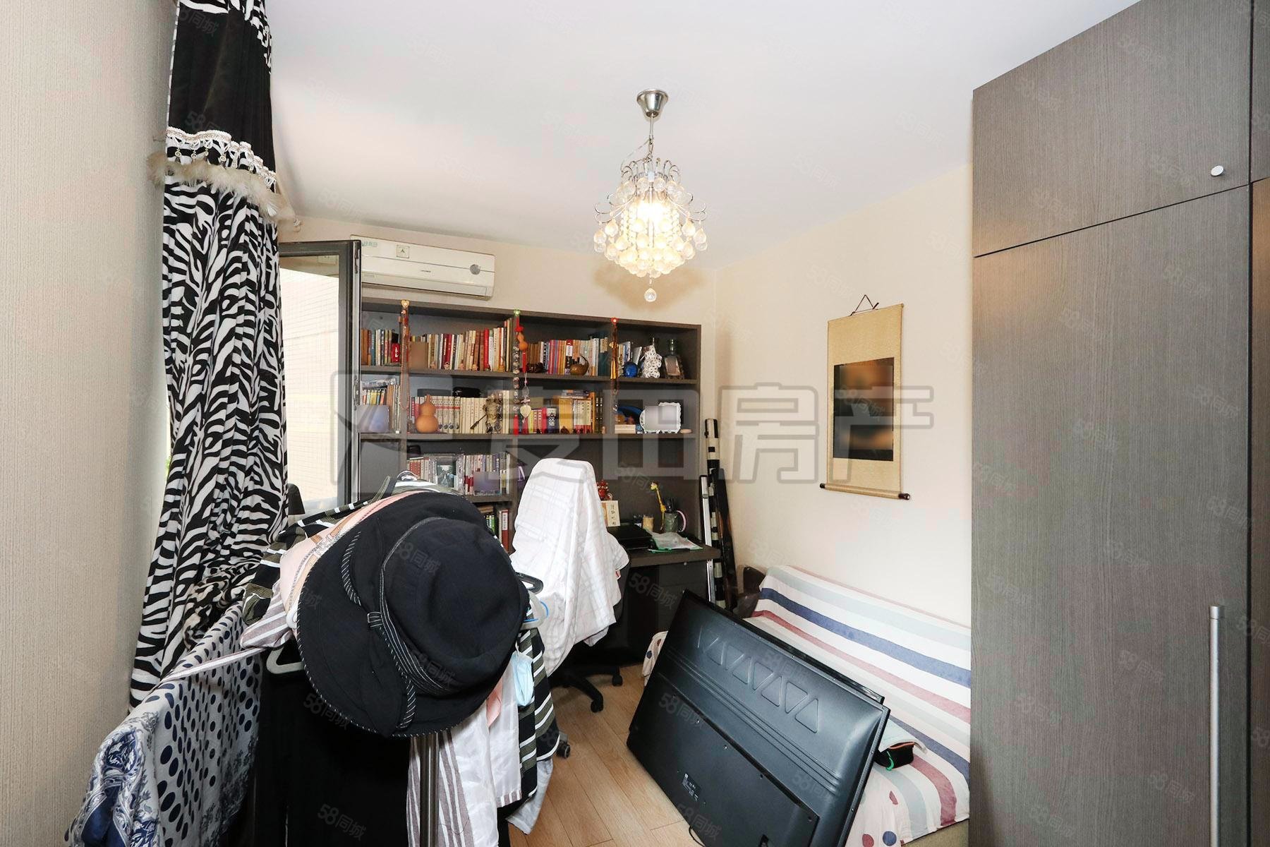 首城國際2室1廳1衛(wèi)88.57㎡南650萬