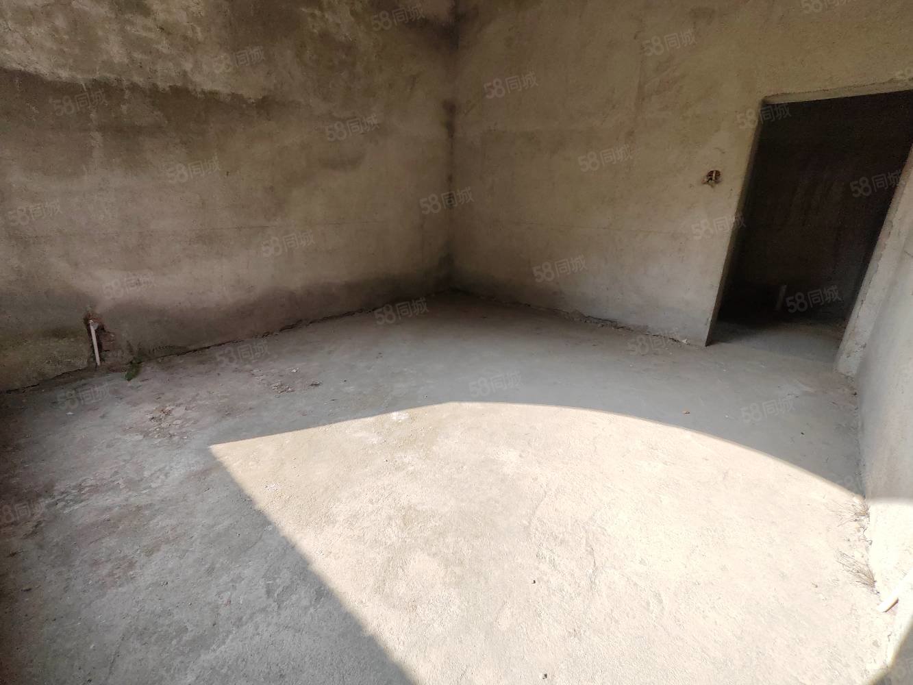 湖田壹号7室3厅3卫371㎡南北169万