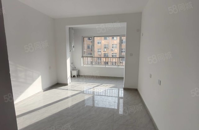 八中对过，财金书香澜，带车位 新房未住，采光很好，中间楼层