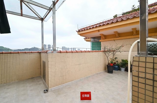 金华花园(A区)5室2厅184.92㎡135万二手房图片