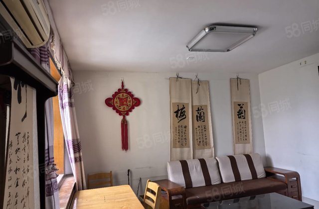 文轩对门,低楼层,好停车, 出租都适宜。近一步安全一生