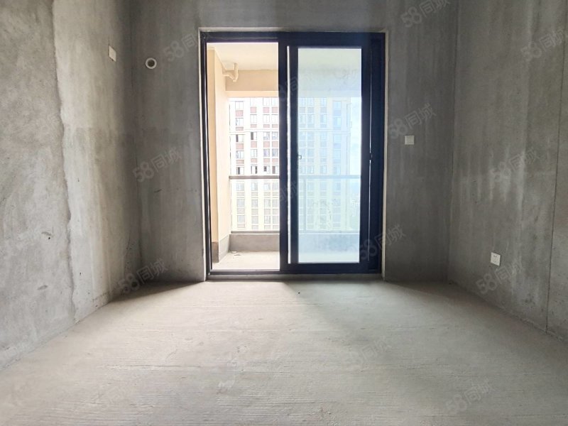 景欣华府3室2厅2卫132.9㎡南北228万