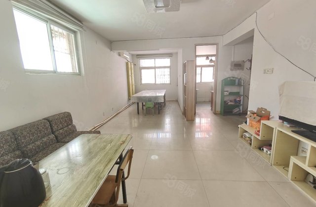 一楼边户 东昌中学兴华路   中巨小区  三室停车方便