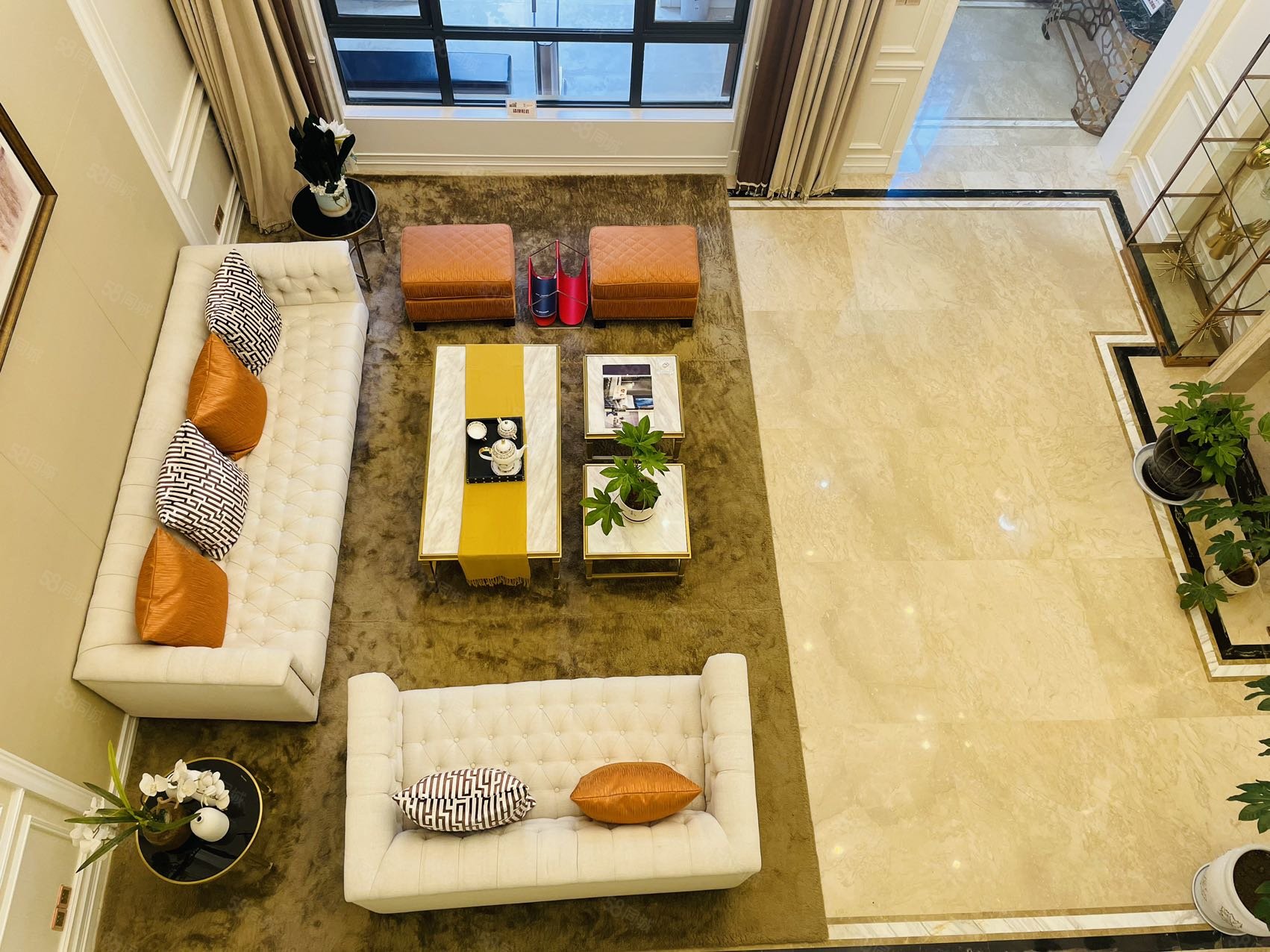 北部新洲莱茵别墅5室2厅3卫260㎡东西198万