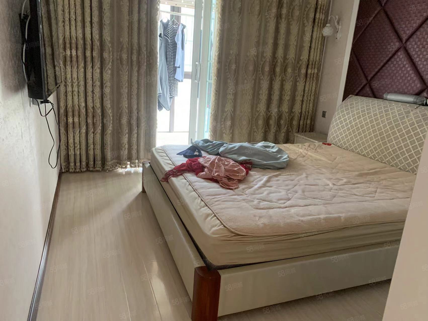 丽阳春都3室2厅2卫128.88㎡南82万