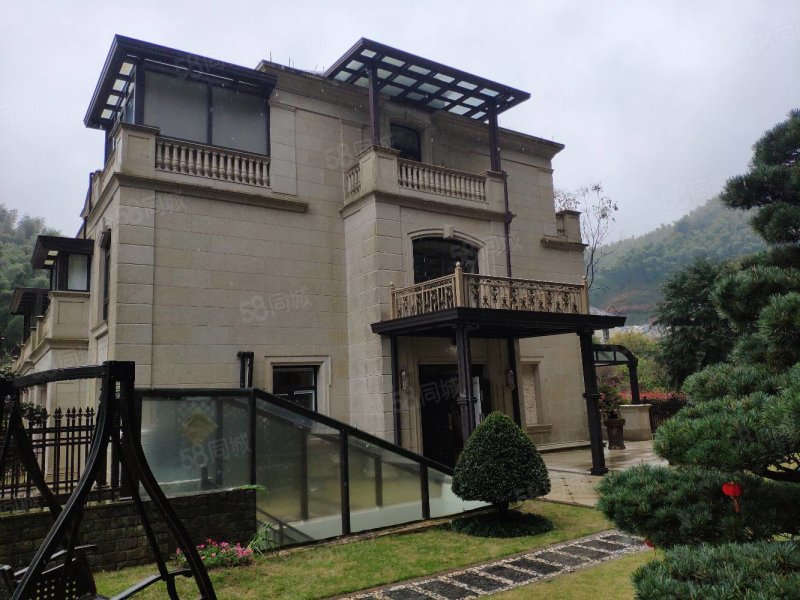 南山郡别墅 级豪装 打造,前庭后院,阅尽四季风华