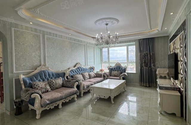 爱丁堡(公寓住宅)3室2厅134㎡67.8万二手房图片