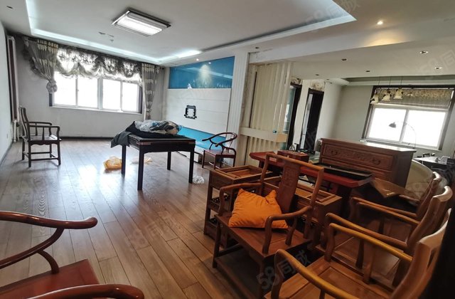 文轩总校 老一中旁边2楼边户3室朝阳 地上车库 储藏室免大税