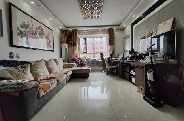 房东急售免大税可按揭 中间楼层 赠送车位储藏室 海德公园