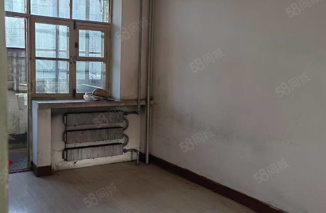 红卫星居住小区2室1厅50.3㎡4.5万二手房图片