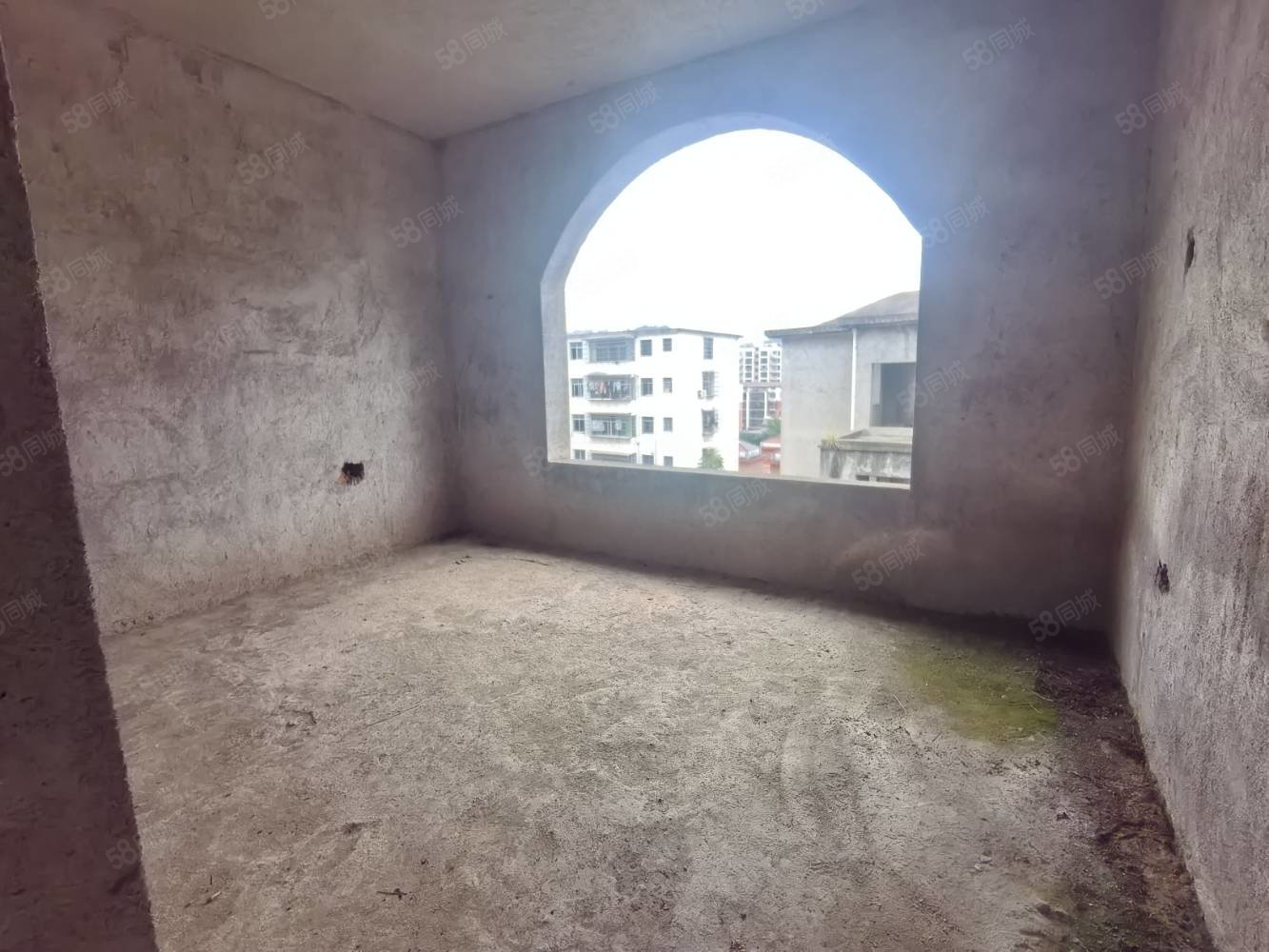 袁山西路别墅8室3厅3卫260㎡南北169万