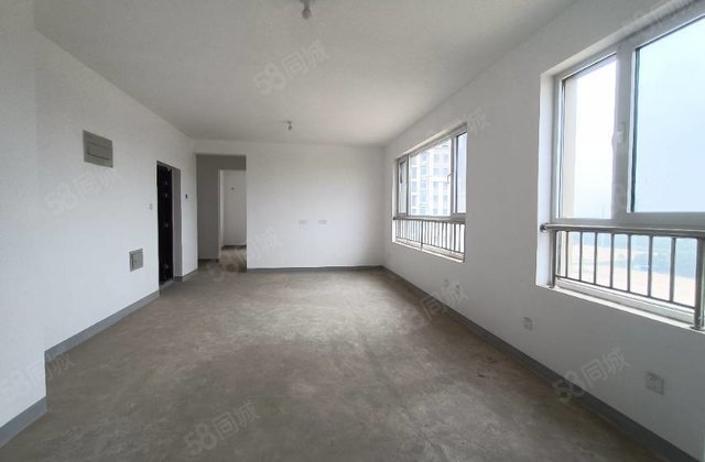 民生五号院商品  毛坯房  一天未住 车位地下室 可按揭