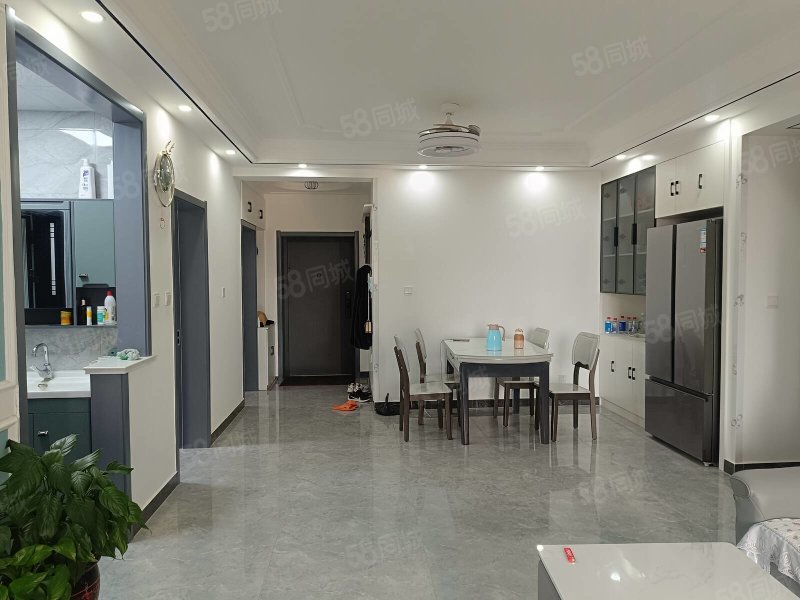 阳光一品135万精装修四室两厅两卫带车位储藏室