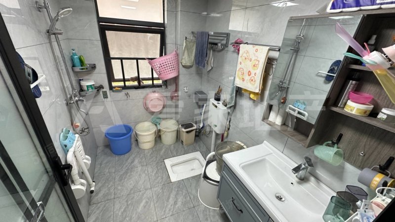 国瓷新城4室2厅2卫137.65㎡南北89.8万