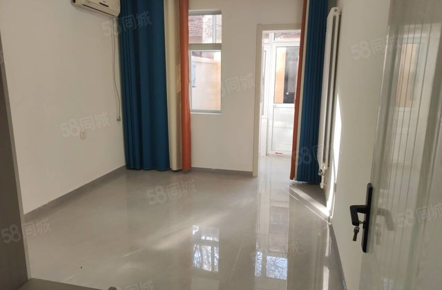 东昌中学 一楼带院 精装 随时看房