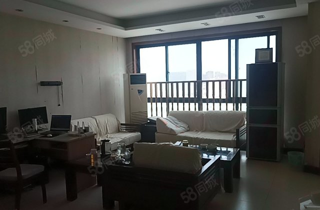 名人御苑3室2厅136.91㎡160万二手房图片