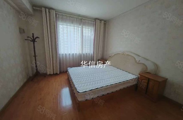 市中心，电梯洋房，总高6层，带车位储藏室，无遮挡采光好