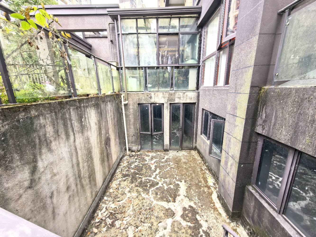 港中旅公元7室3厅2卫300㎡南北175万