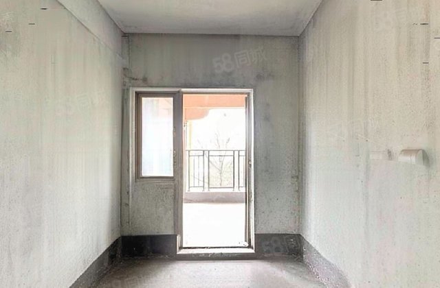 佳乐澜郡左岸春天4室2厅135.31㎡165万二手房图片