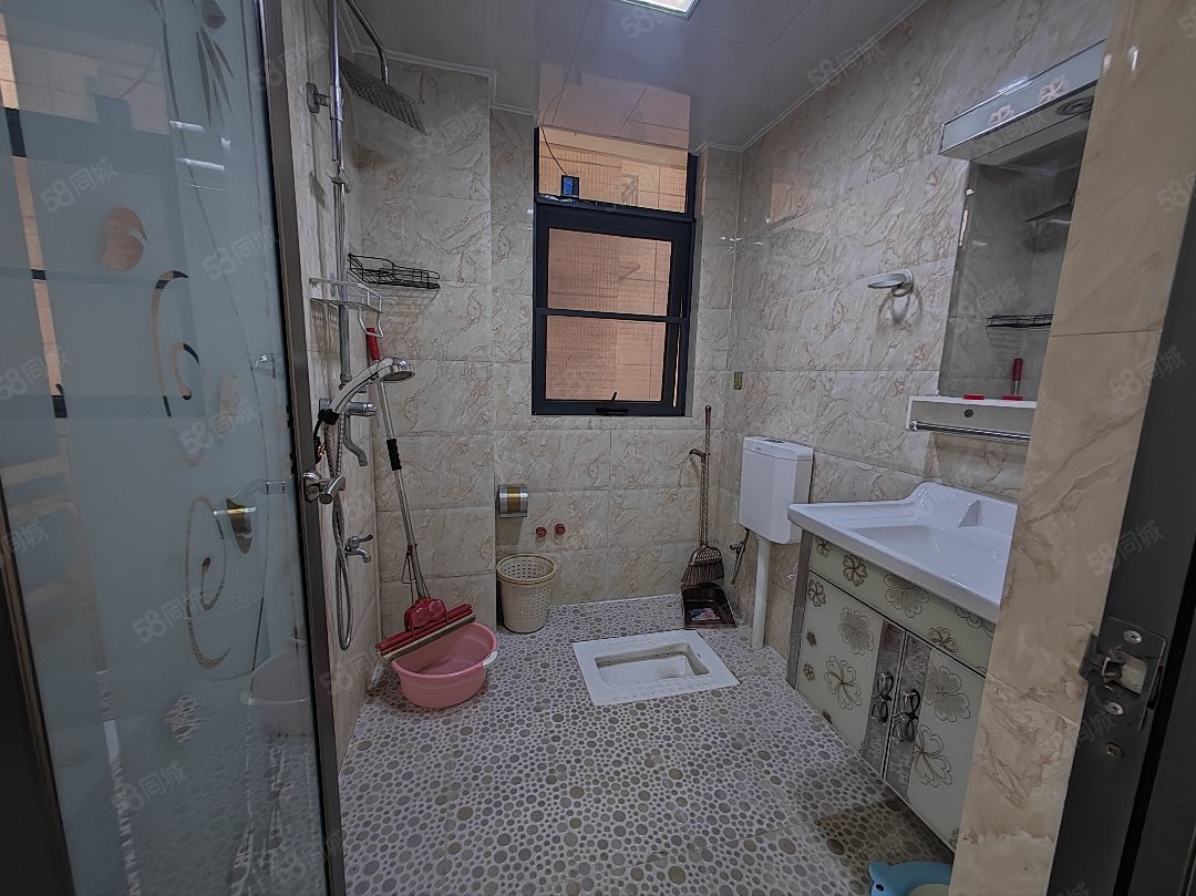 大洋五洲3室2厅2卫112㎡南北63.9万