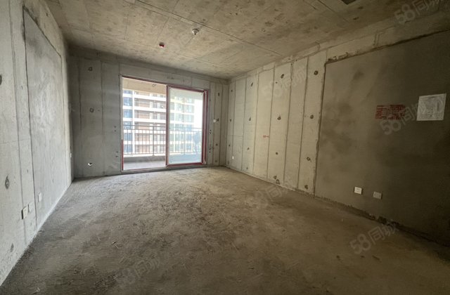 御湖壹号4室2厅146㎡63万二手房图片