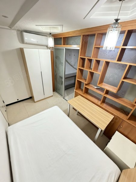 合租惠民新村5室0厅