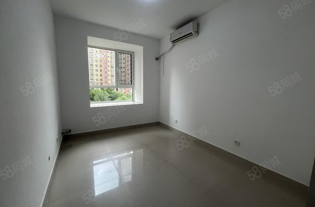 二中  畅博书香东郡 140平 三叶草  室2厅 满二