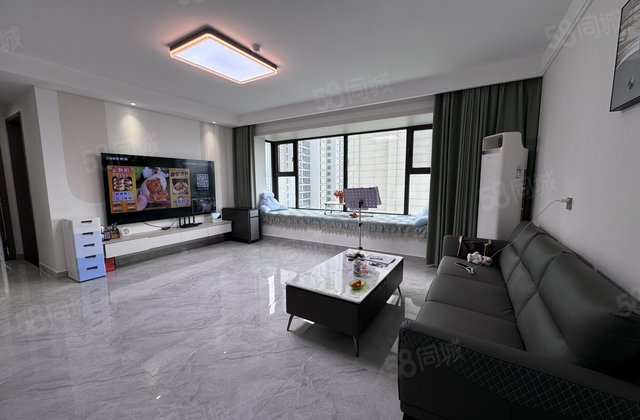 房东急售，万达旁江山印，汽车站边户带车位储藏室，双阳台