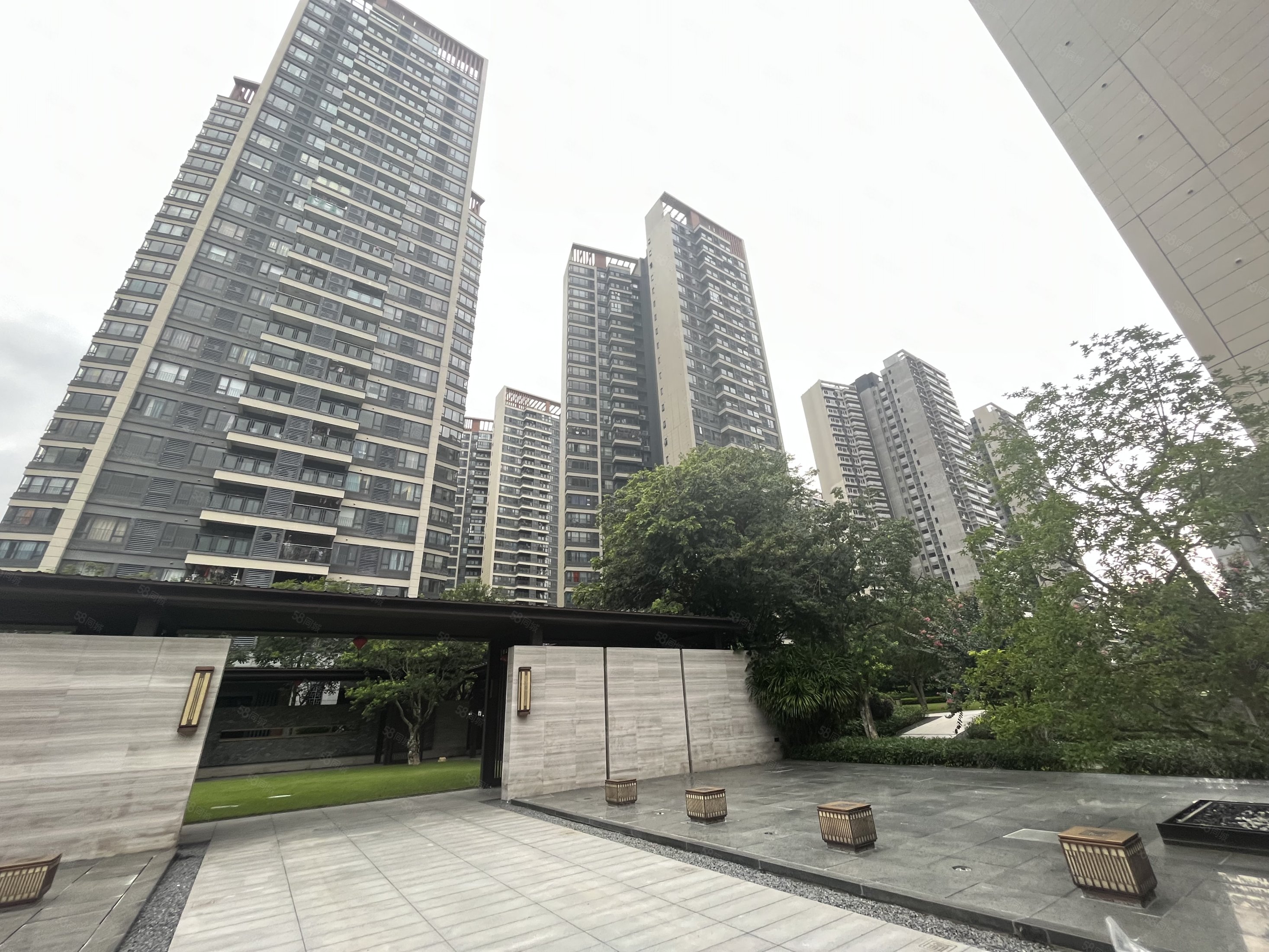 美的西江府3室2厅2卫90.76㎡南北85万