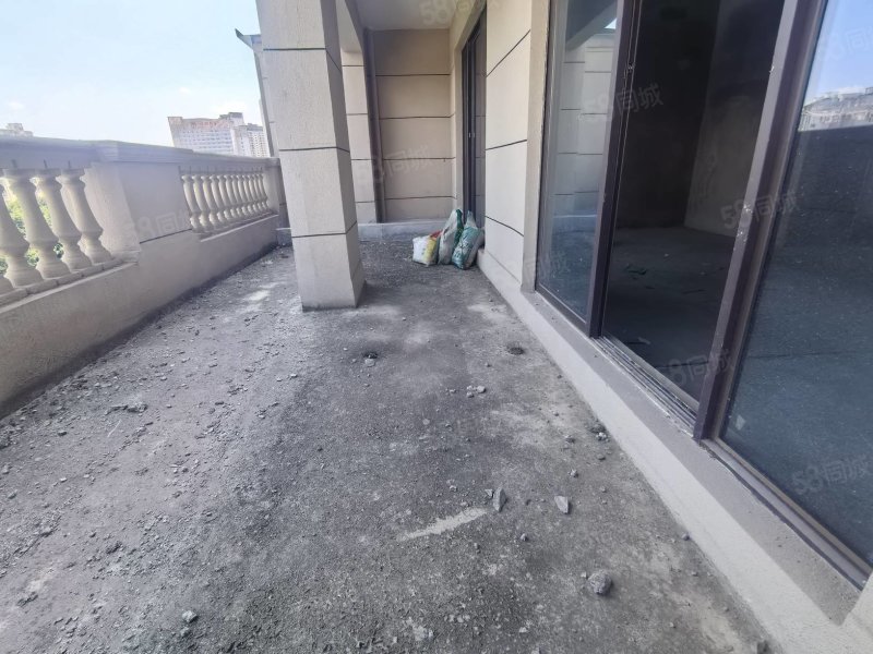 中梁壹号院(别墅)2室2厅3卫161㎡南北138万